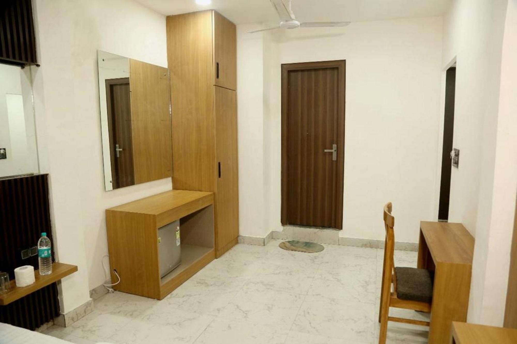 Bunk Hostel Delhi Best Backpacking Accommodation Új-Delhi Kültér fotó