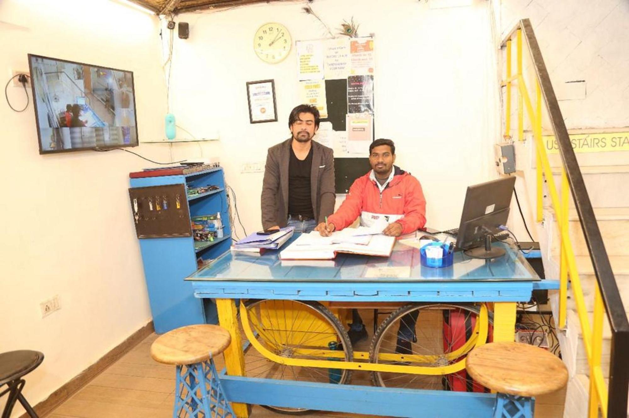 Bunk Hostel Delhi Best Backpacking Accommodation Új-Delhi Kültér fotó