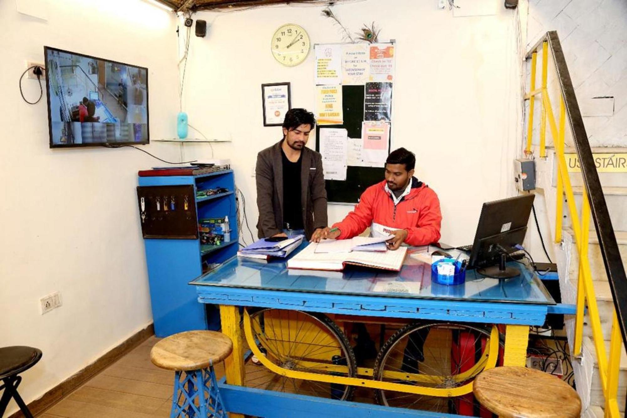 Bunk Hostel Delhi Best Backpacking Accommodation Új-Delhi Kültér fotó